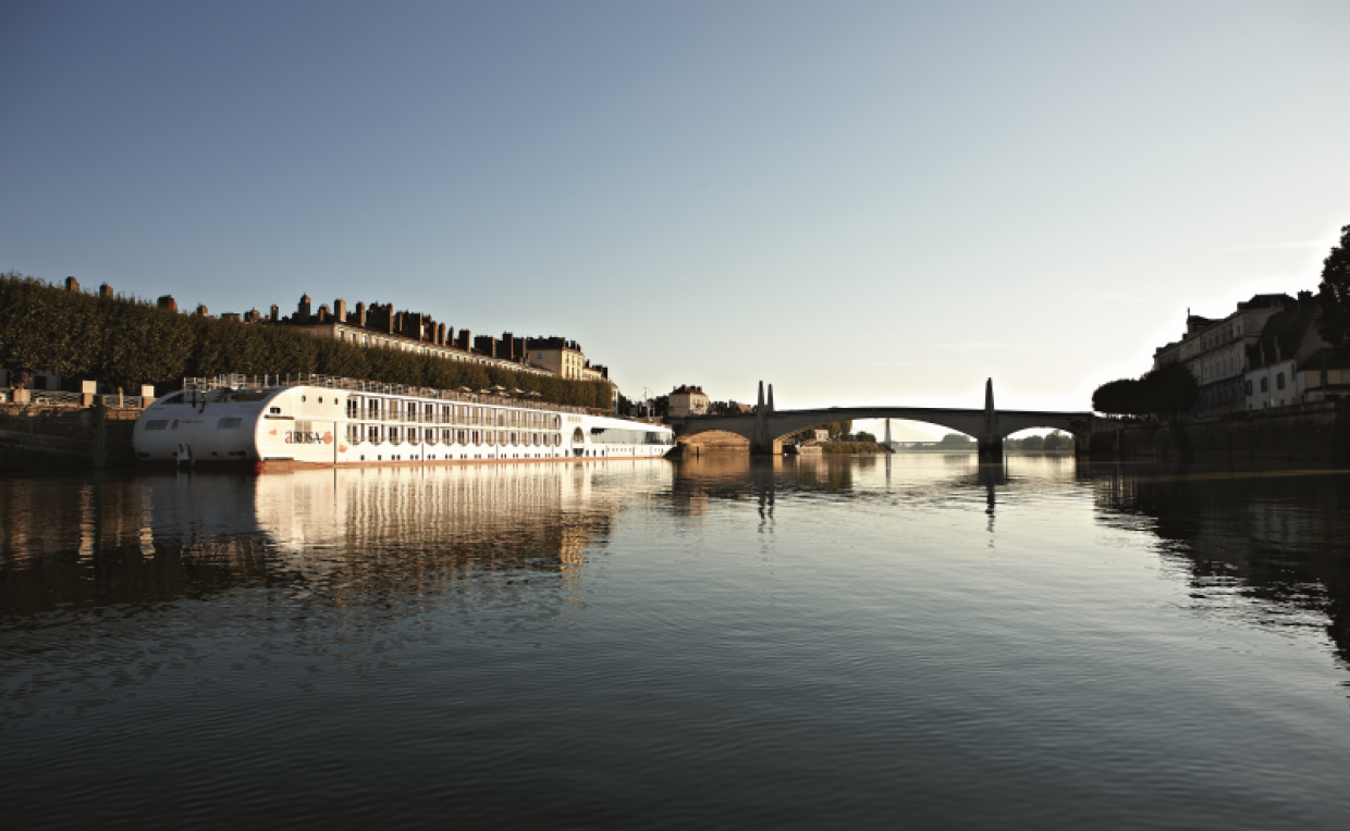 River cruise through Provence